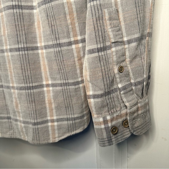 Gray Casual Button Down Shirt with Plaid Design - Picture 9 of 12